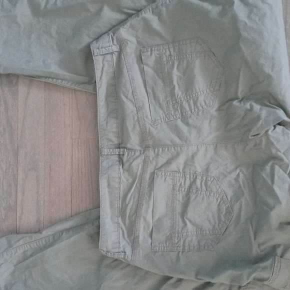 3 items. 1Dkny cargo capris what a deal sz 12.green henly top.blank top - Picture 14 of 15